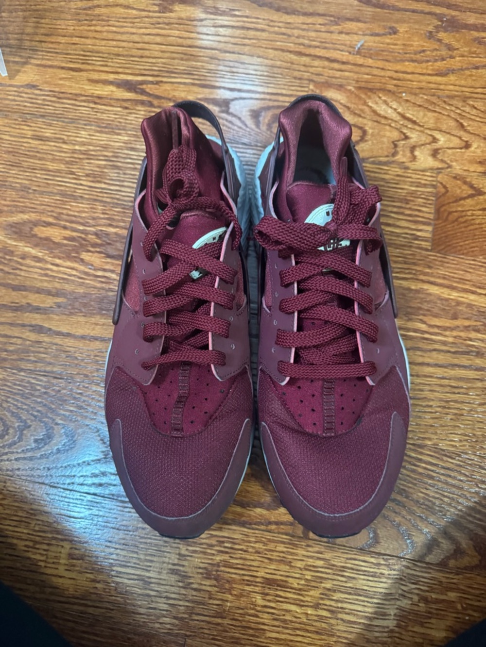 Nike Men's Burgundy Athletic Sneakers